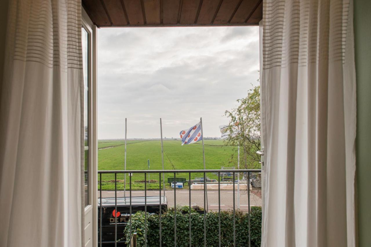 Landzicht Vakantiehuis Aan De Fluessen Elahuizen Exteriör bild